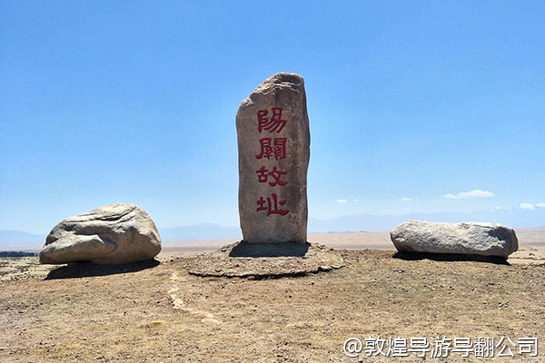 带孩子（5岁）去敦煌，会不会太枯燥？有没有像沙漠滑沙、骑骆驼这种孩子喜欢的项目？莫高窟里面有儿童活动中心吗？