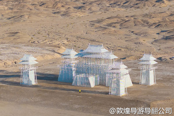 想了解一下敦煌的公共交通,比如去莫高窟的数字中心在哪里?市区有公交车直达吗?打车方便吗?