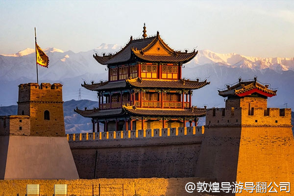 对敦煌的周边文创很感兴趣,比如“敦煌研究院”出的那些书和文创品,在敦煌哪里可以买到最全的?有官方旗舰店吗?